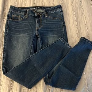 TWO PAIRS Universal Thread Women’s jeans